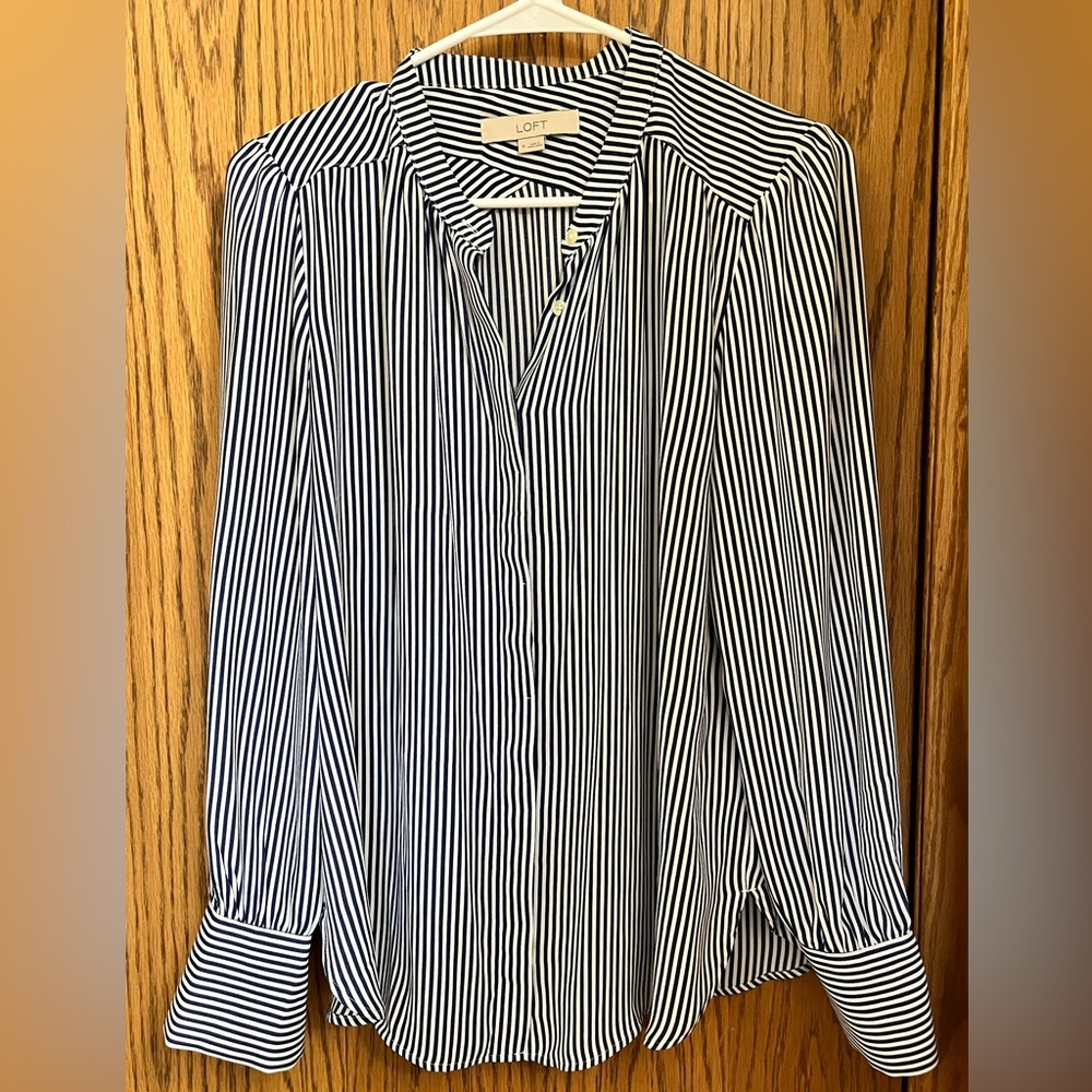 Loft blouse size medium